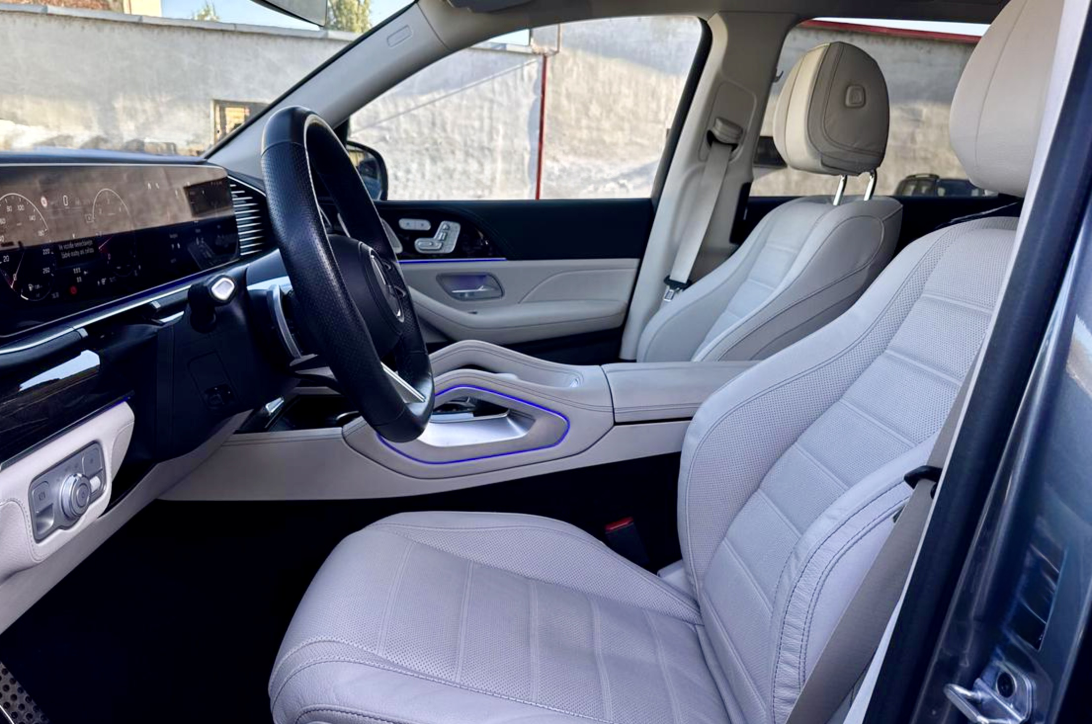 MERCEDES GLS 450d AMG | FACELIFT | SKLADEM | ČESKÉ OJETÉ AUTO | ŠEDÁ S BÉŽOVOU KŮŽÍ | MAXIMÁLNÍ VÝBAVA | VIP SLEVA | NÁKUP ONLINE | AUTOiBUY.com